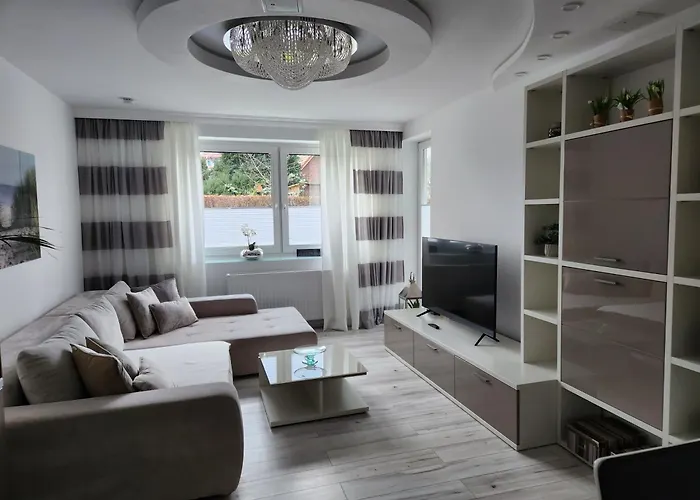 Moderne Wohnug Mit Terrasse * 피네베르크