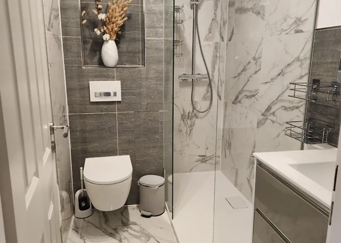 Moderne Wohnug Mit Terrasse *